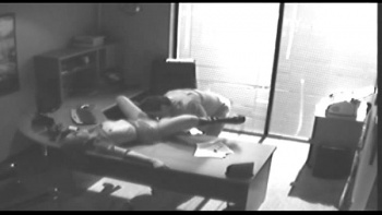 Трахнула шефа на рабочем столе