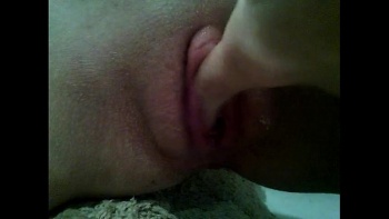 Заботливая девушка не может просто сдерживать себя от возбуждения