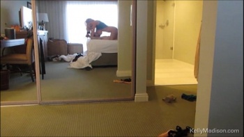 Жена трахает мужа грудью