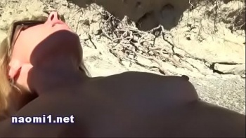 Обоссал двух шалав в чулках