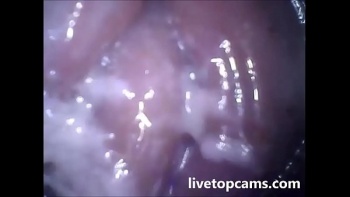 Жарит в мокрое влагалище