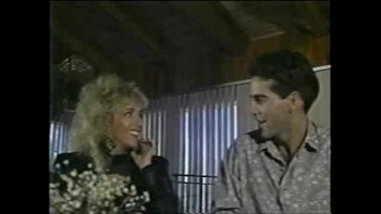 Парню безумно захотелось заглянуть под простынь