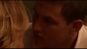 Которая очень любит заниматься с подругой лесбийским сексом