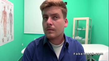 Врач ебет пациентку