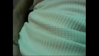 Где она расставляет ножки в стороны и откровенно ласкает свой клитор