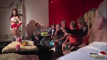 Молоденькие занемаются со старыми сексом