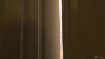 Брат пришел ночью к сестре